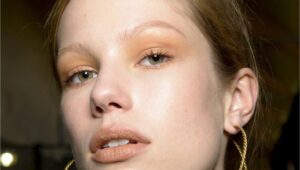 Sandy smokey eye