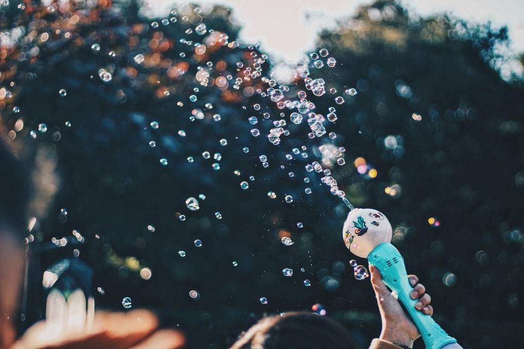 Kinderfeestje met bellenblaas
