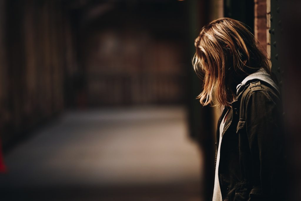 Jonge moeder is depressief